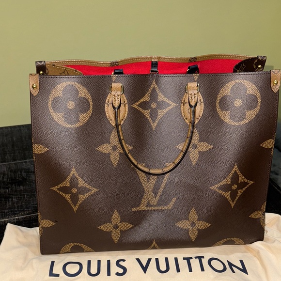 Louis Vuitton Handbags - Louis Vuitton OnTheGo GM Brown and Gold Monogram Tote